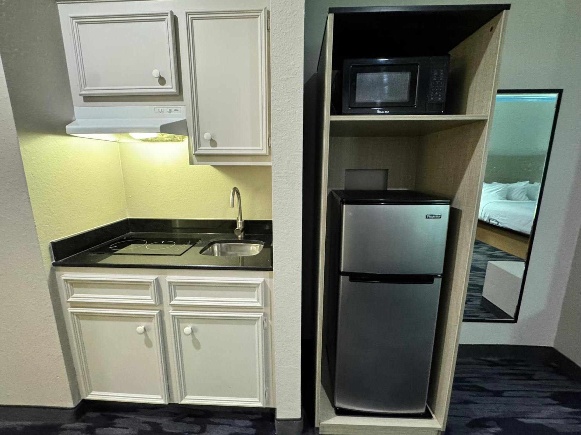 Baymont By Wyndham Texas City Esterno foto