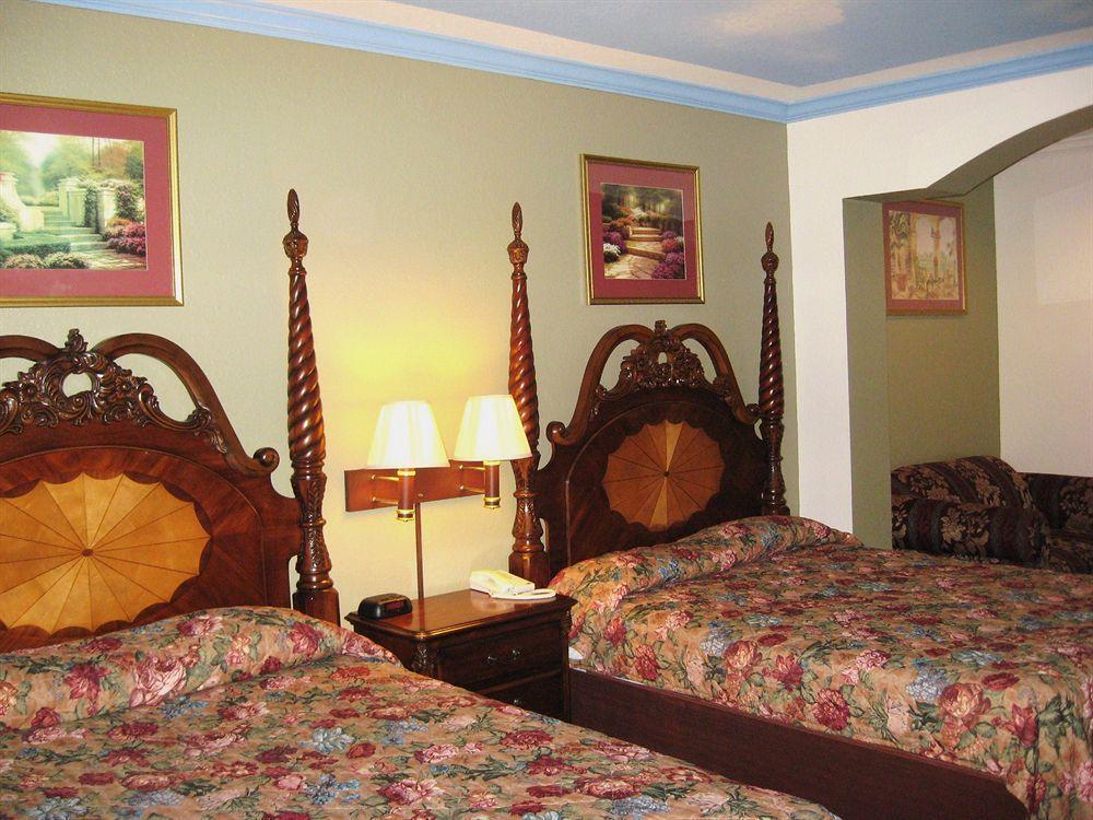 Baymont By Wyndham Texas City Esterno foto