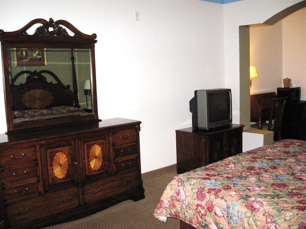 Baymont By Wyndham Texas City Esterno foto